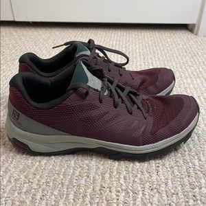 Salomon OUTLINE Women's Hiking Shoes Wine/ Gray Size 8 US 409966